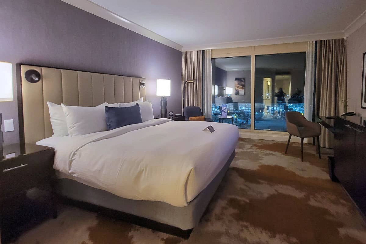 Fairmont Vancouver Airport guest room