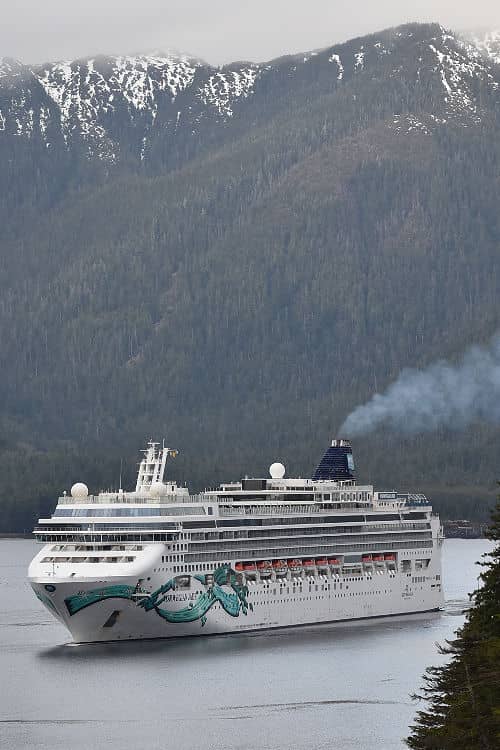 Norwegian Jade cruising into Ward Cove before 7 am