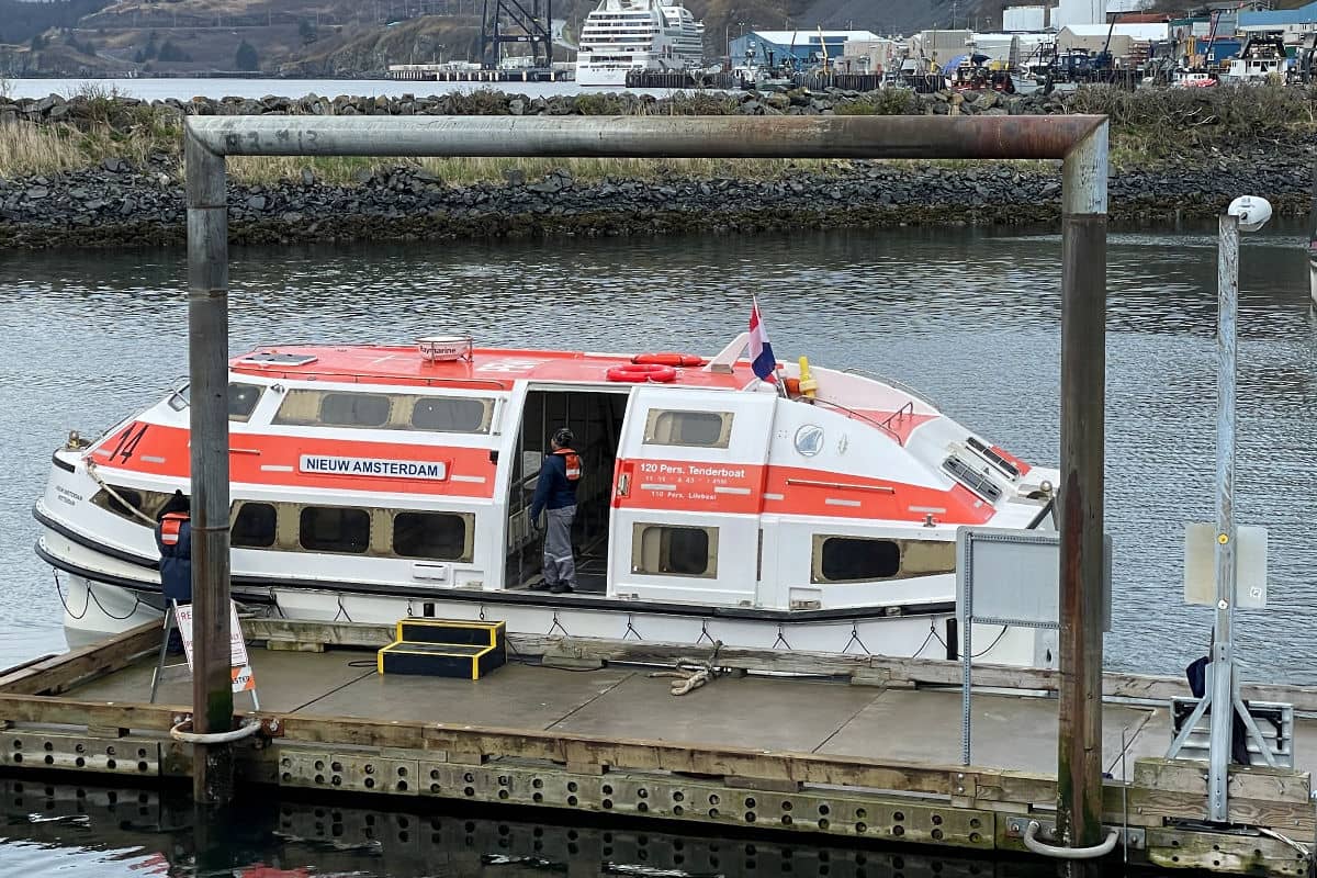 Tendering to Oscar's Dock