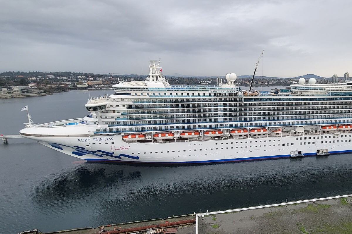 Ruby Princess in Victoria, BC